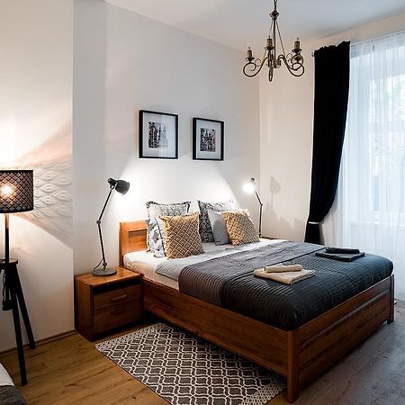 Apartment Gesse Březinova Praag Buitenkant foto