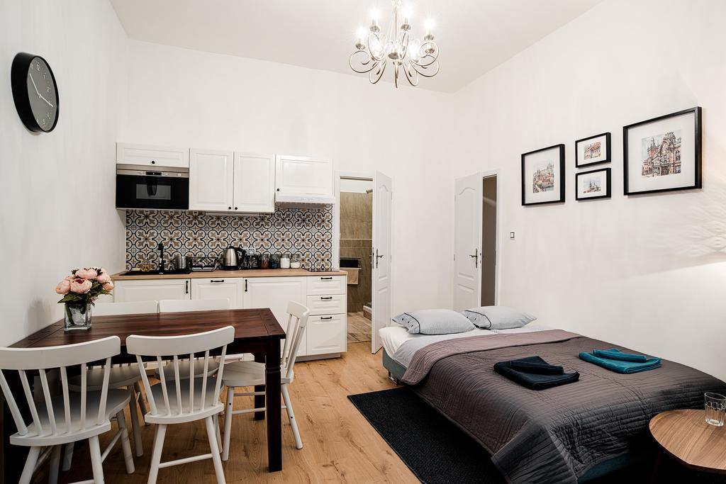 Apartment Gesse Březinova Praag Buitenkant foto