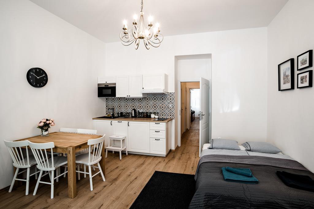 Apartment Gesse Březinova Praag Buitenkant foto