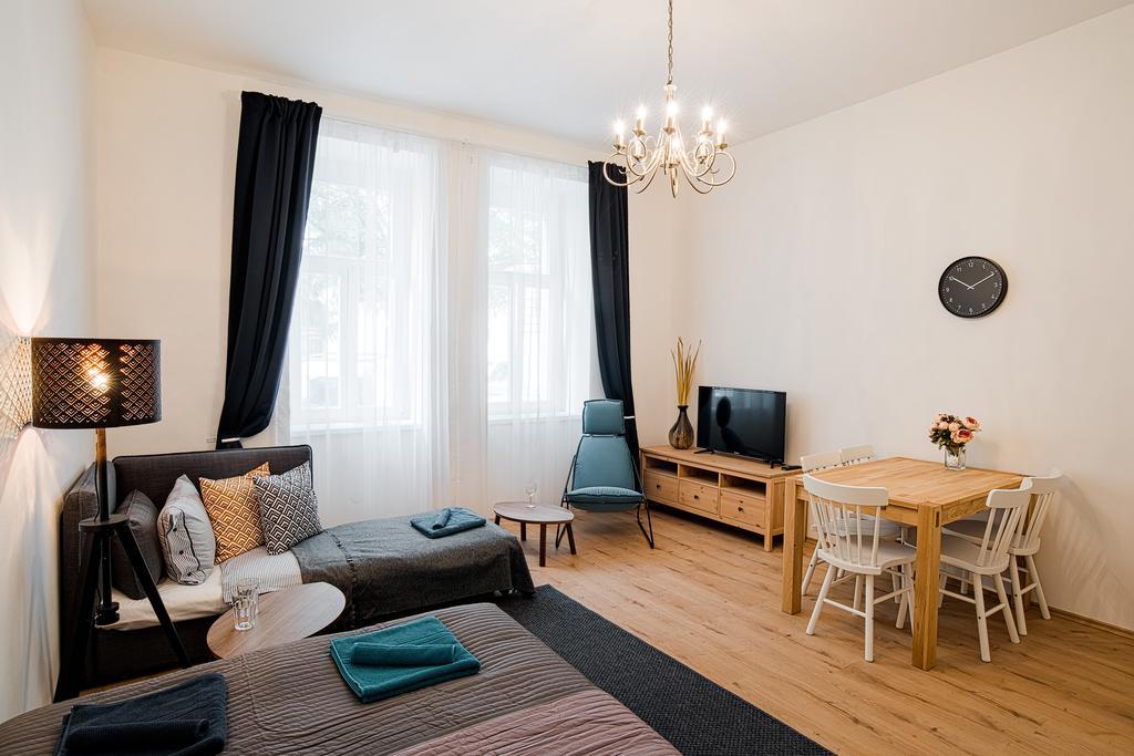 Apartment Gesse Březinova Praag Buitenkant foto